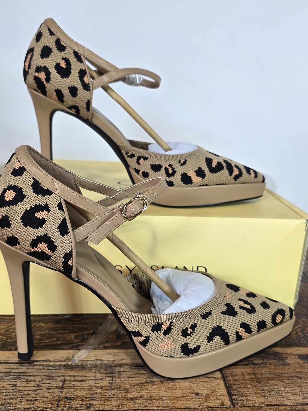 Cosy Island Leopard Print Beige Mary Jane High Heels Size 7